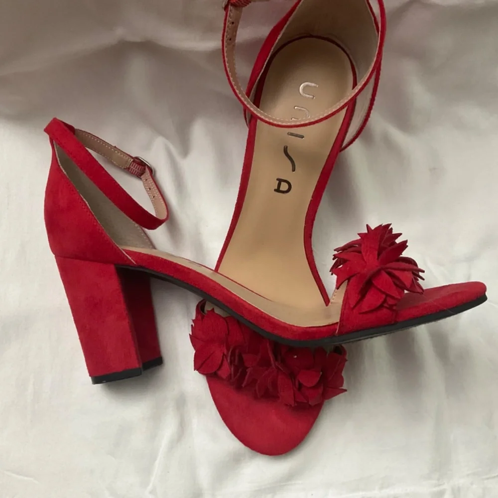 Sandals - Picture 4 of 4